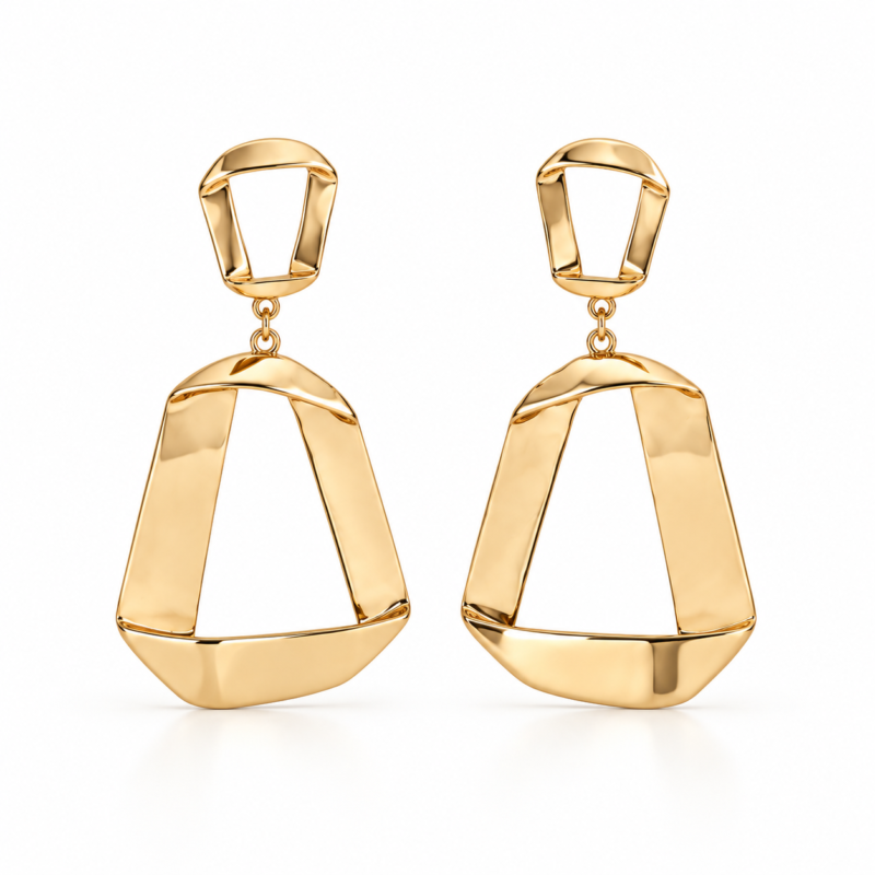 benita-18k-gold-earrings.jpg گوشواره طلا ۱۸ عیار بنیتا با طراحی هندسی و بدون سنگ روی زمینه سفید